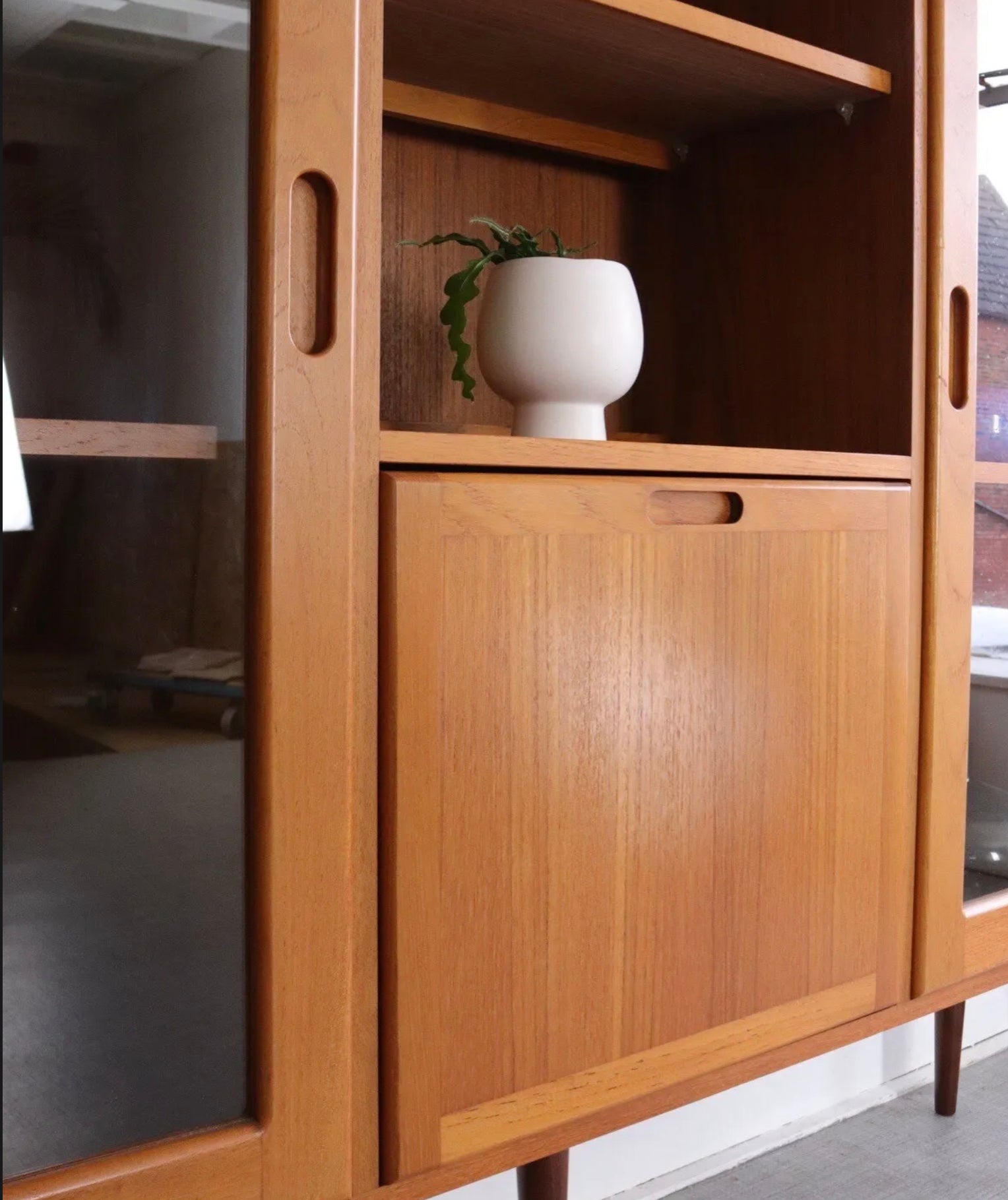 Dyrlund Teak Danish Teak Display cabinet Storage - teakyfinders