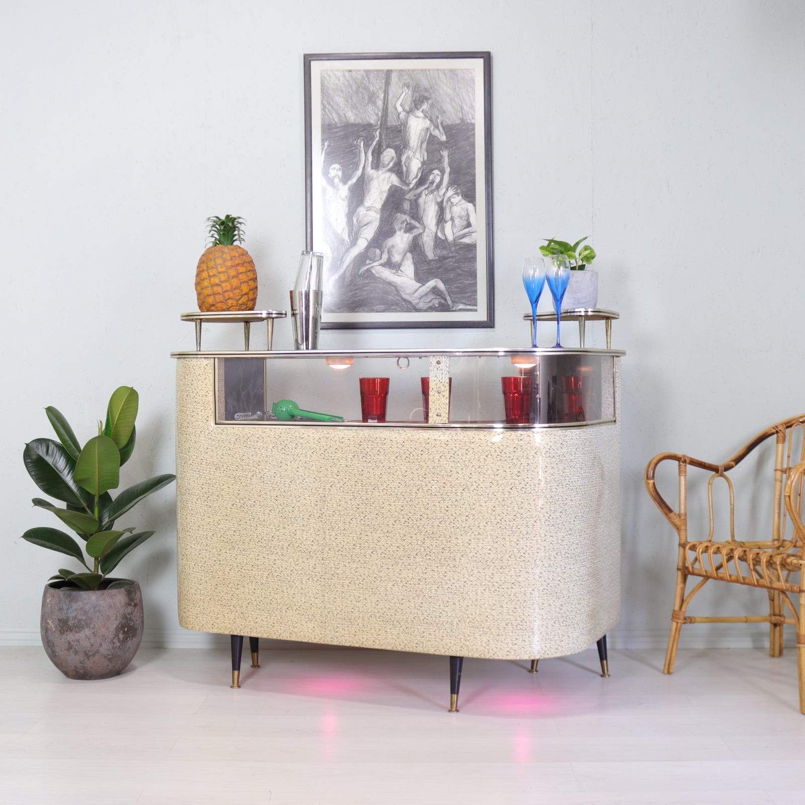 This Funky Retro Bar is Stocked With Vinyls, Cocktails
