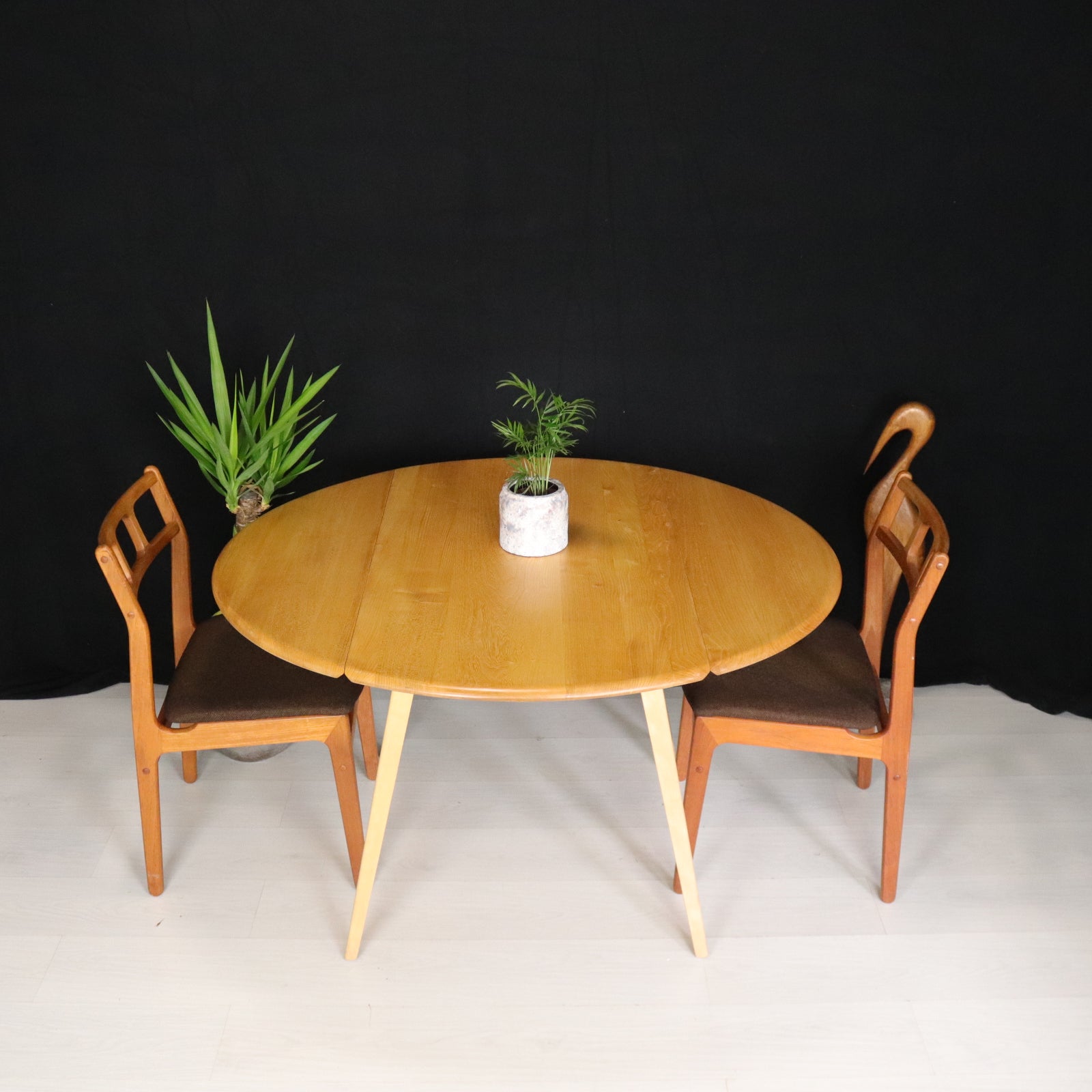Ercol Light Finish Circular Drop Leaf Dining Table Model 383 - teakyfinders