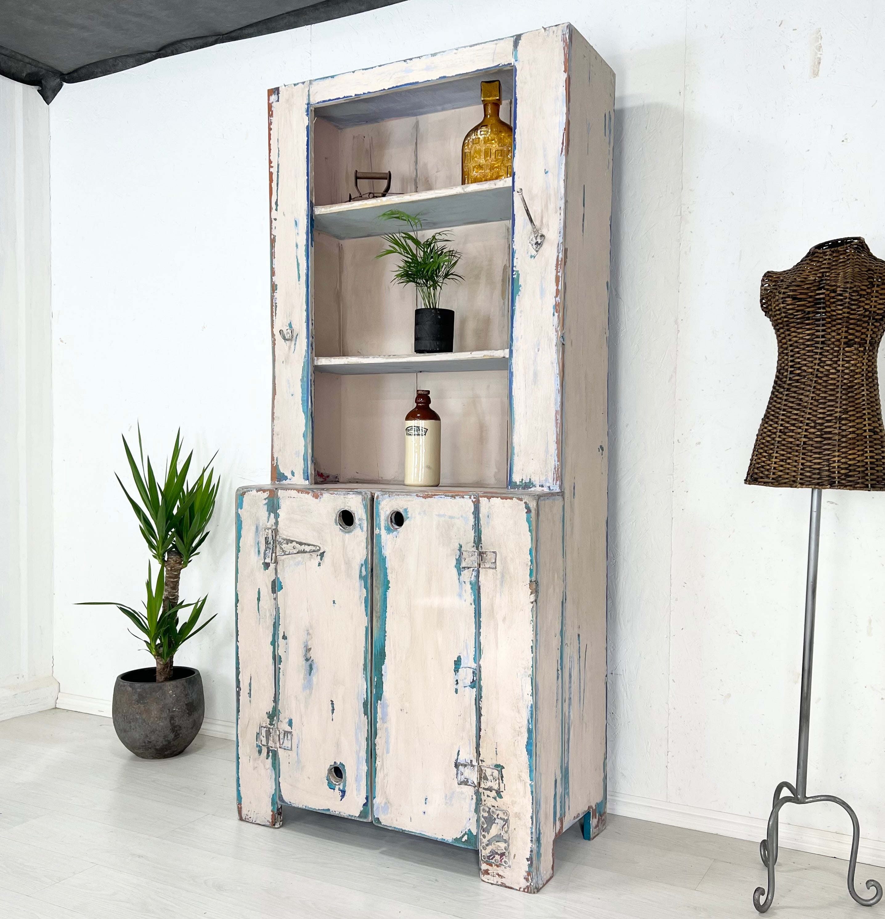 Primitive Painted Dresser - Robert Conway - teakyfinders